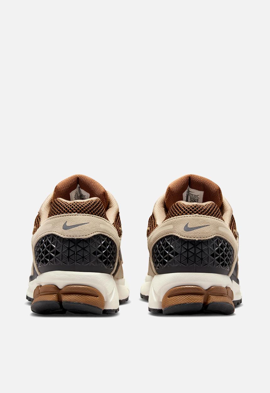 Nike - Nike Zoom Vomero 5