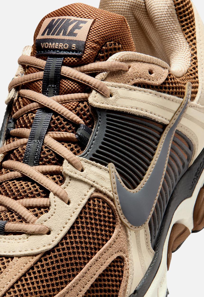 Nike - Nike Zoom Vomero 5