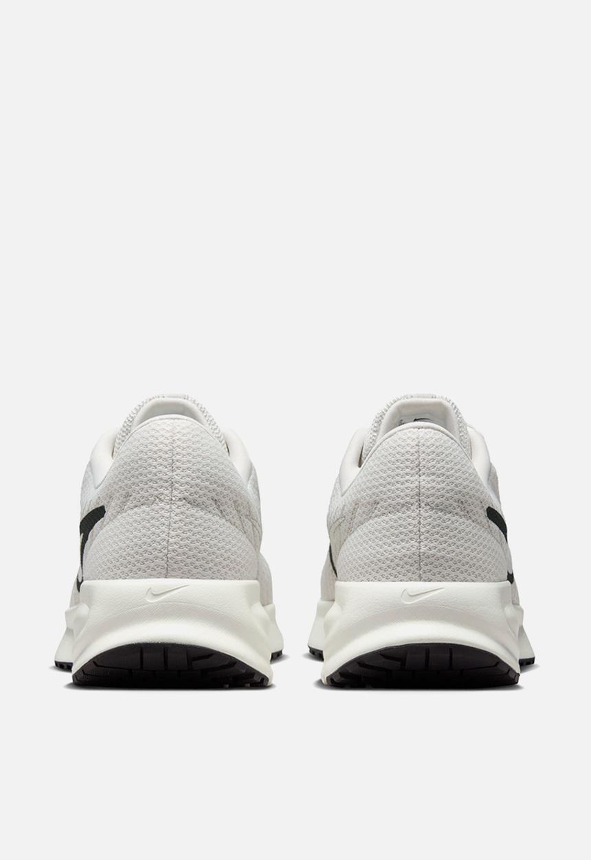 Nike - Nike Run Defy