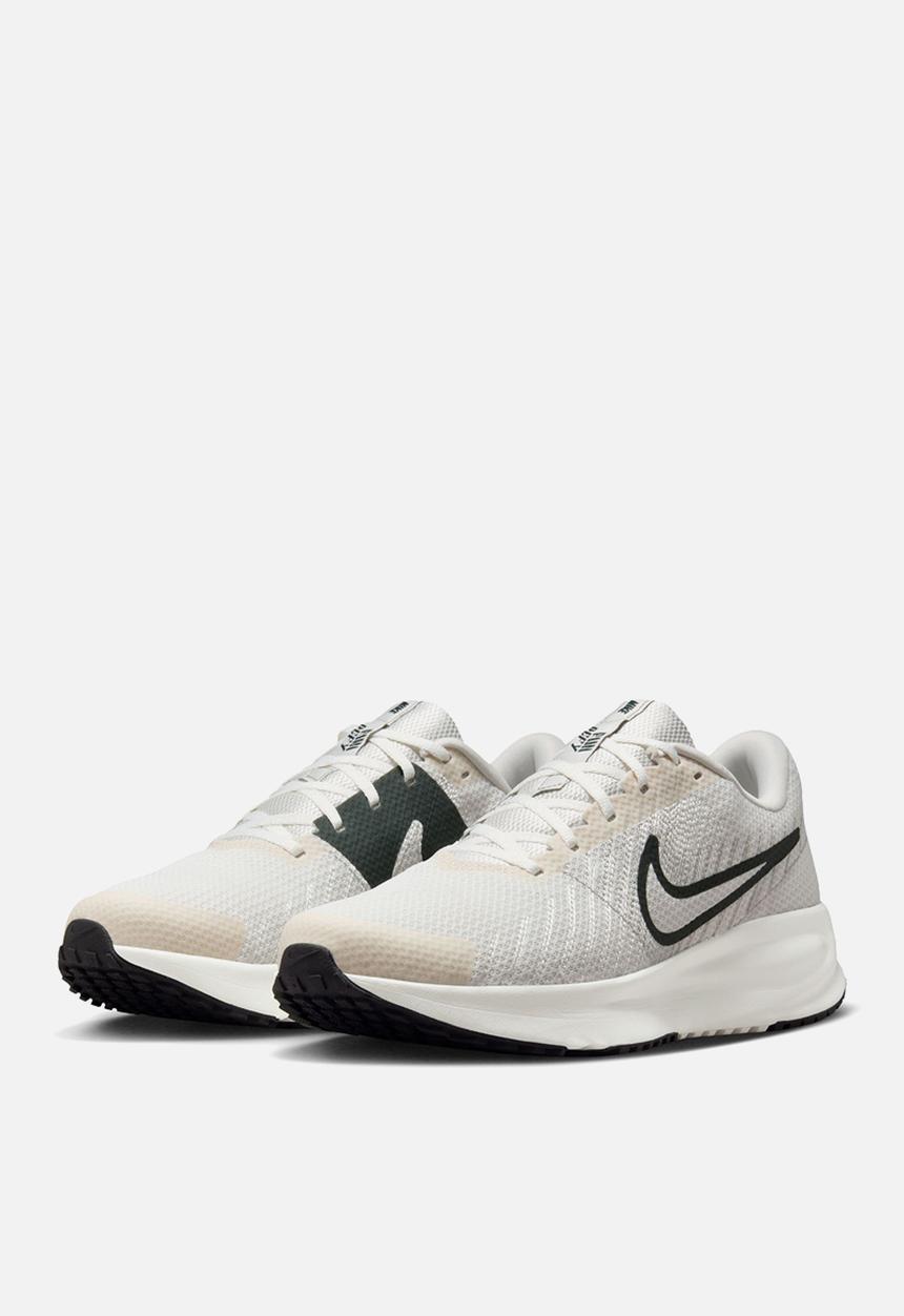 Nike - Nike Run Defy
