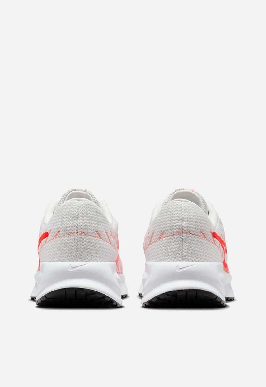 Nike - Nike Run Defy