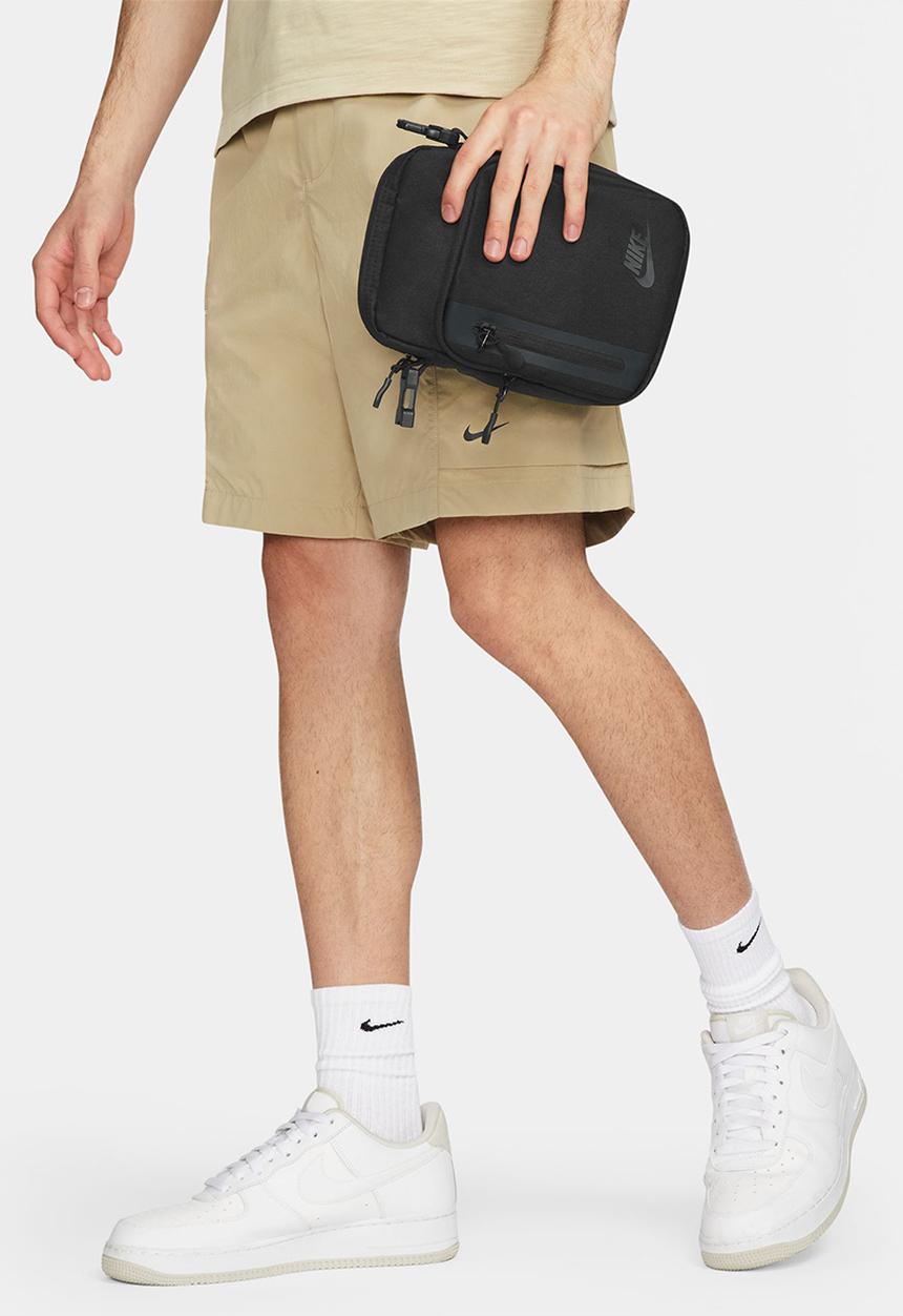 Nike - Nike Elemental Premium Crossbody Bag - Black & Anthracite