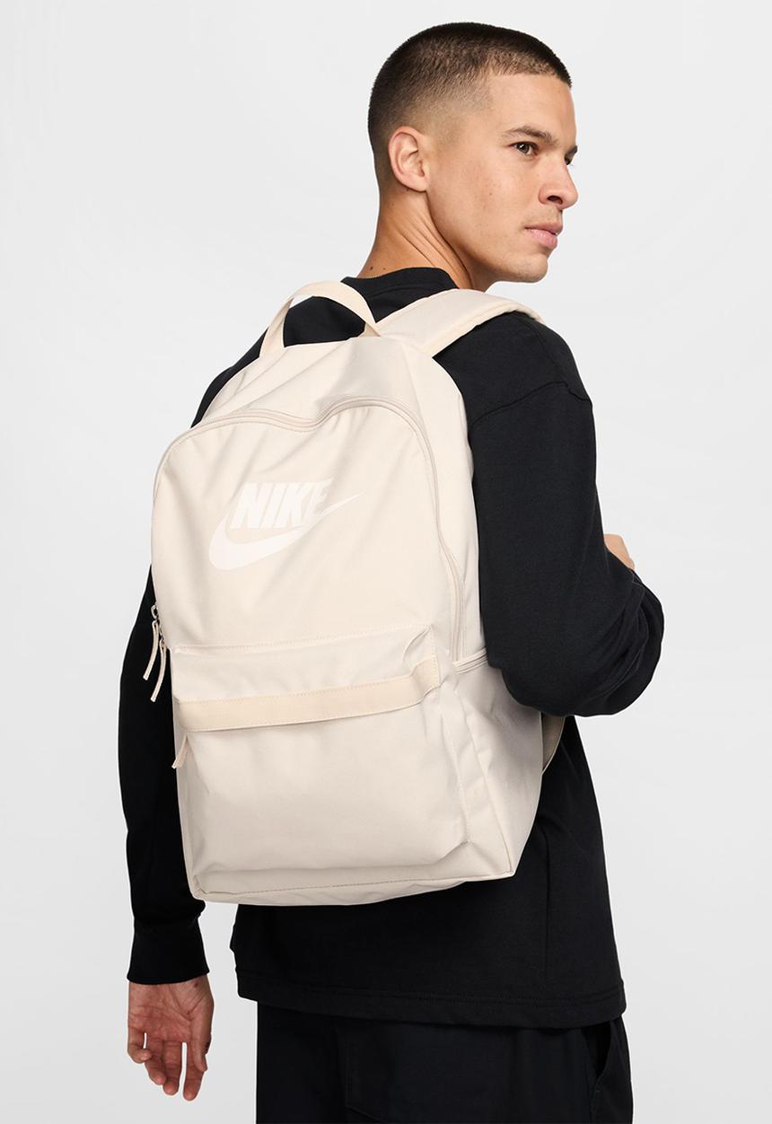 Nike - Nike Heritage Backpack - Orewood Brown & Summit White