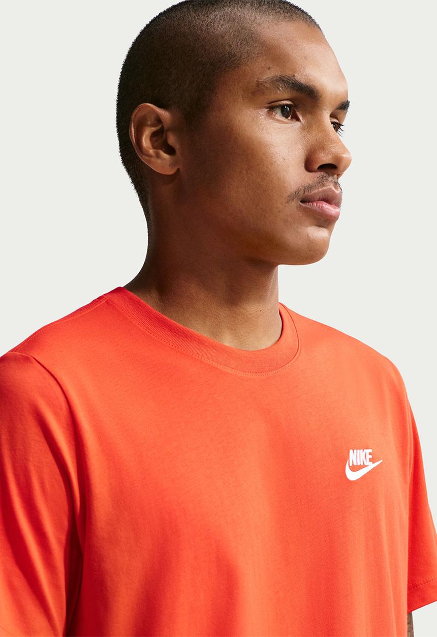Nike - NSW Club Tee - Orange