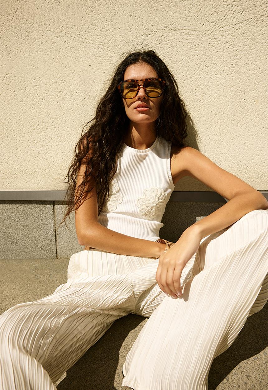 H&M - Appliquéd cropped vest top - white