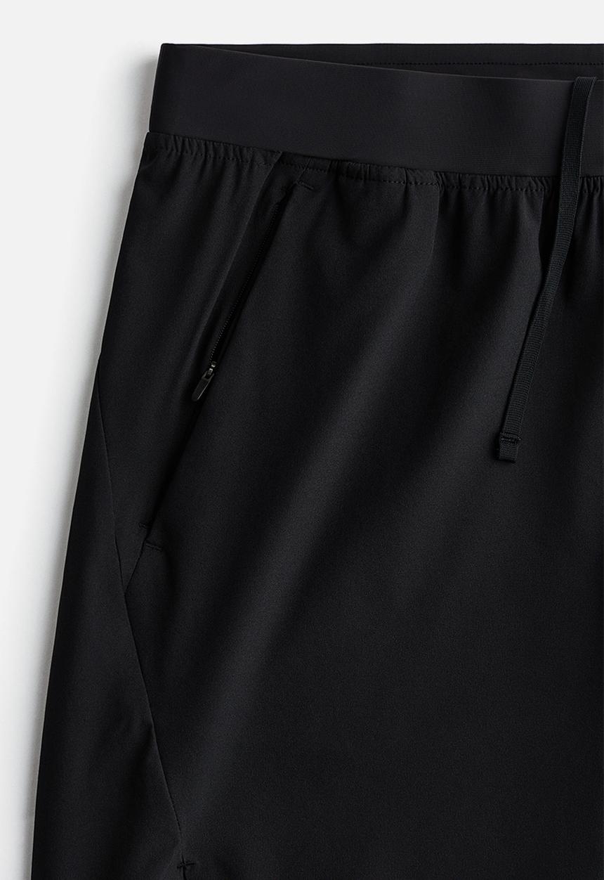 H&M - Mid-length sports shorts with drymove™ - black