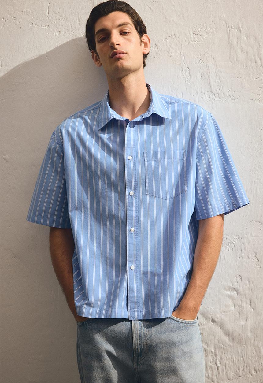 H&M - Regular fit boxy-style poplin shirt - light blue striped