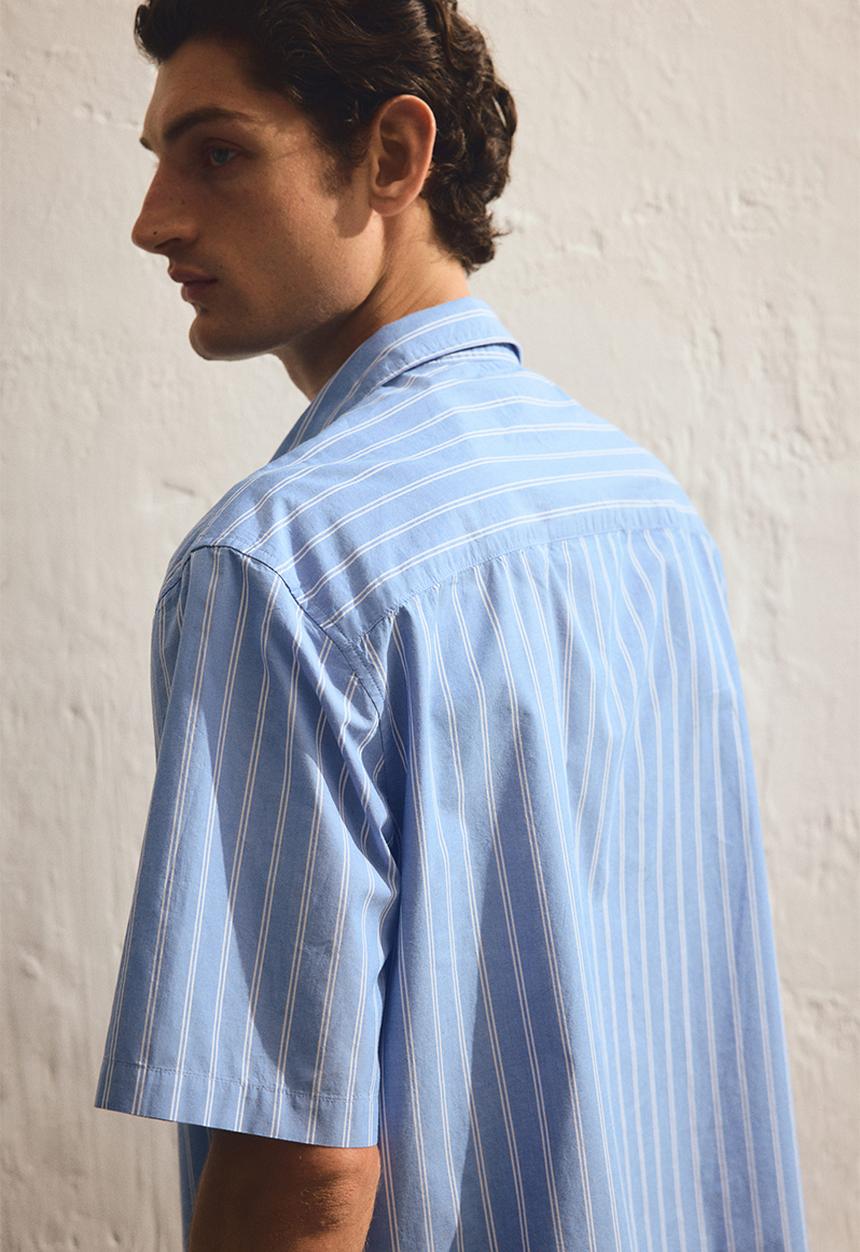 H&M - Regular fit boxy-style poplin shirt - light blue striped