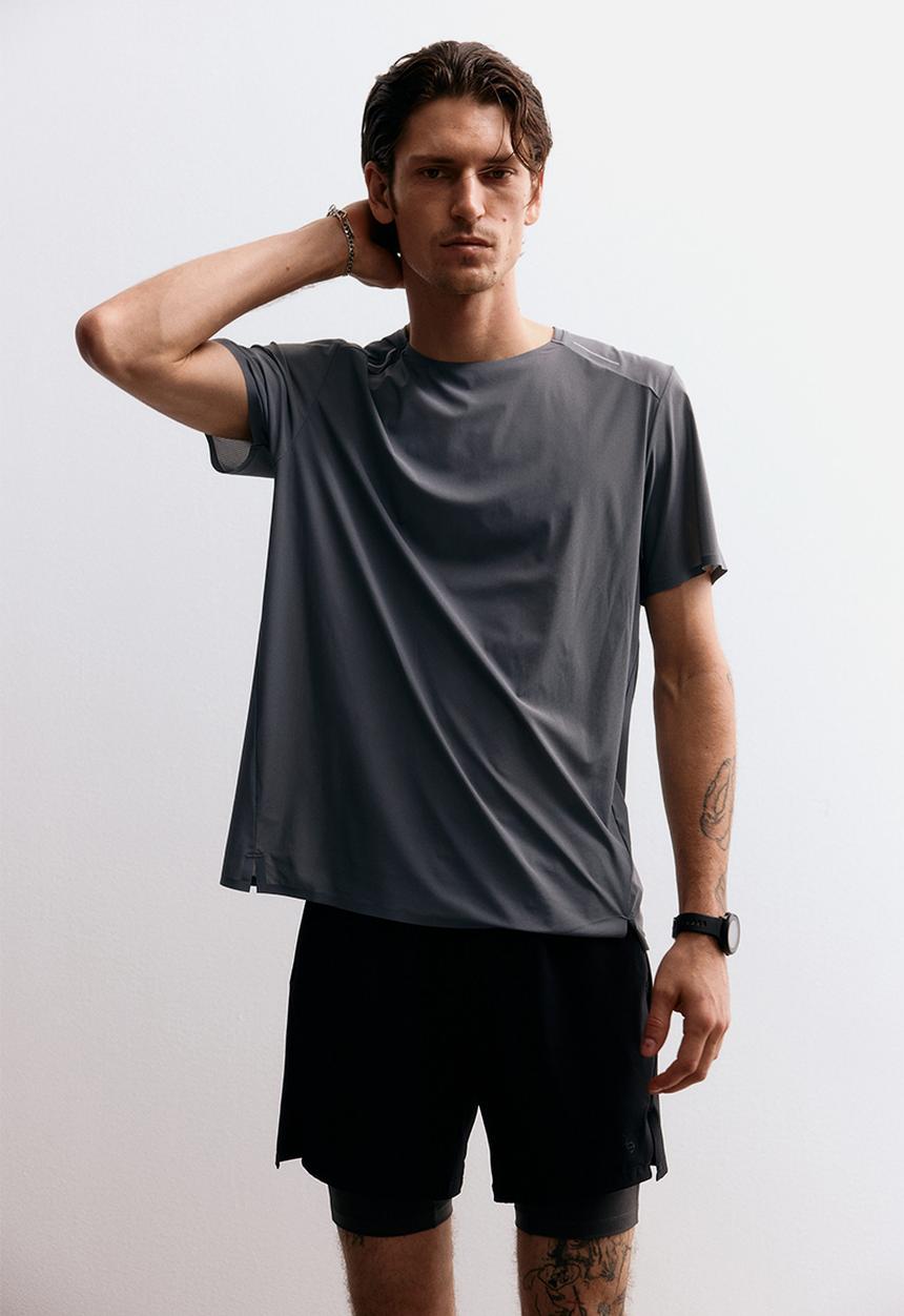 H&M - Regular fit running t-shirt with drymove™ - grey