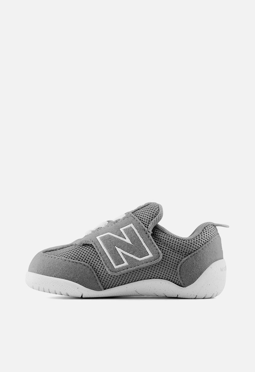 New Balance  - Newb 1st - grey (020)