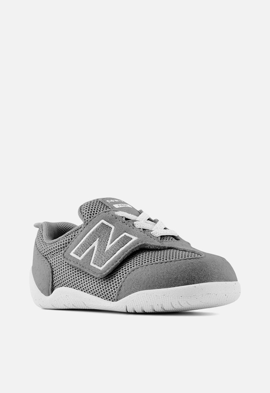 New Balance  - Newb 1st - grey (020)