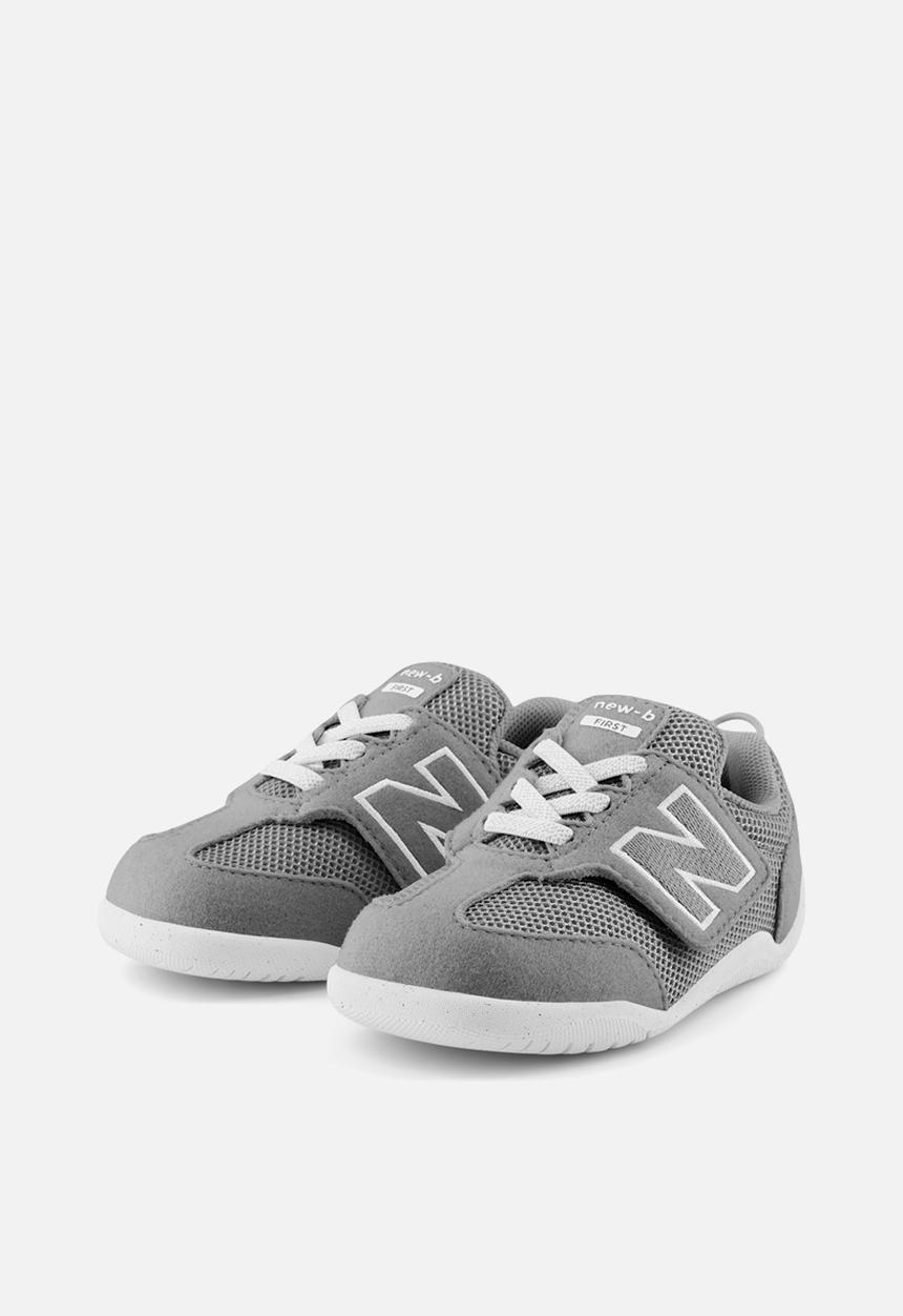 New Balance  - Newb 1st - grey (020)