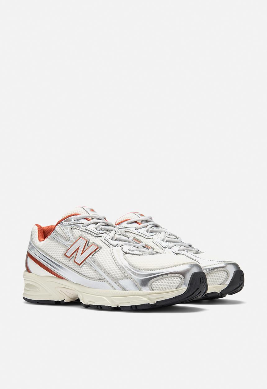 New Balance  - U740 v1