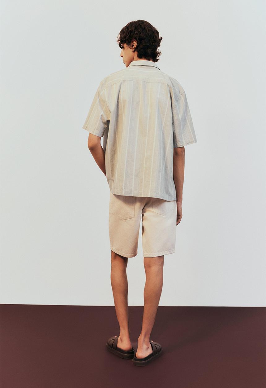 H&M - Regular fit short-sleeved shirt - greige striped