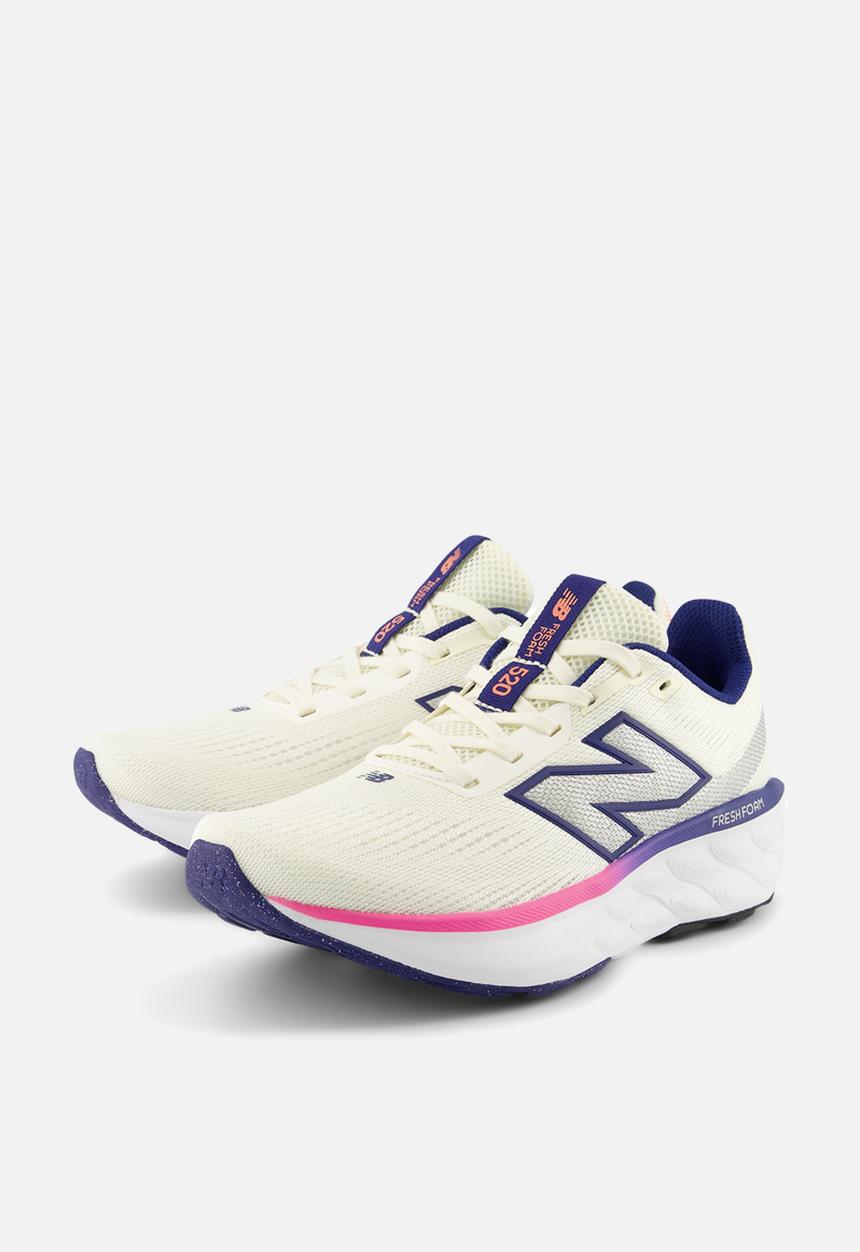 New Balance  - FRESH FOAM 520 v9