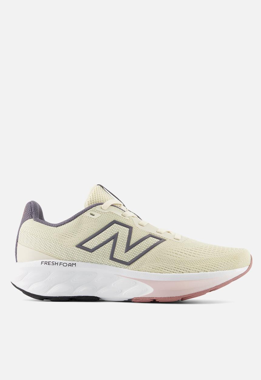 New Balance  - FRESH FOAM 520 v9