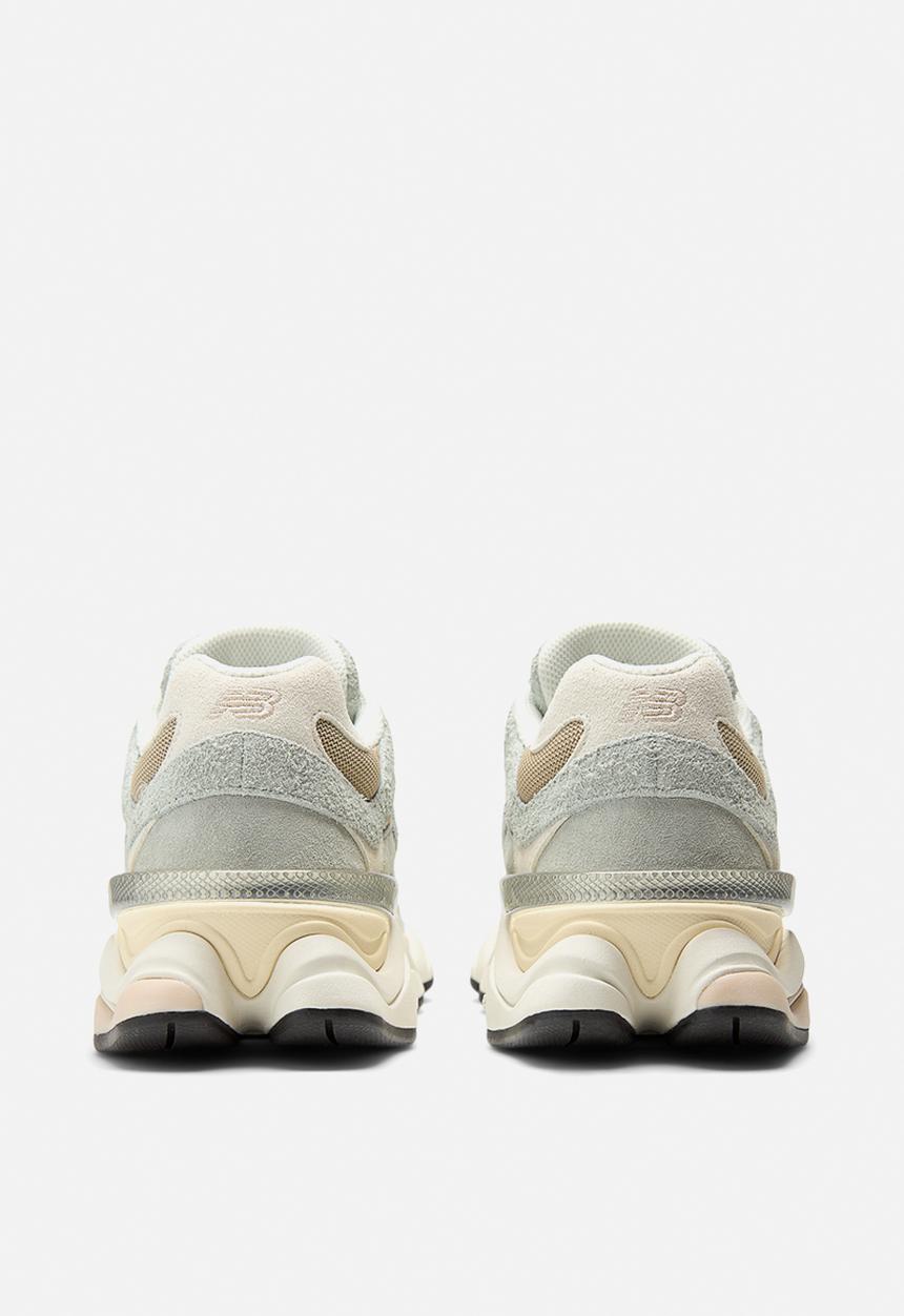 New Balance  - 9060