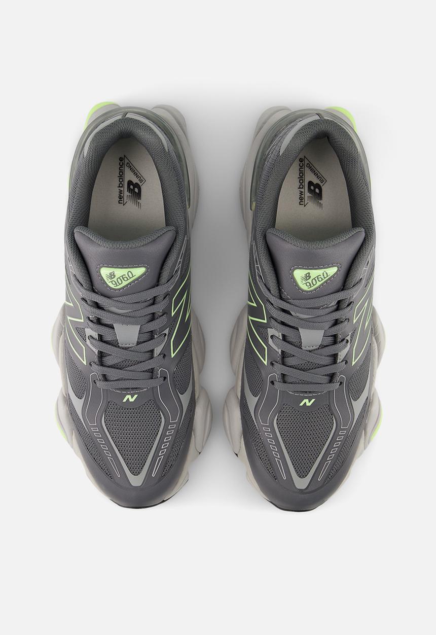 New Balance  - 9060