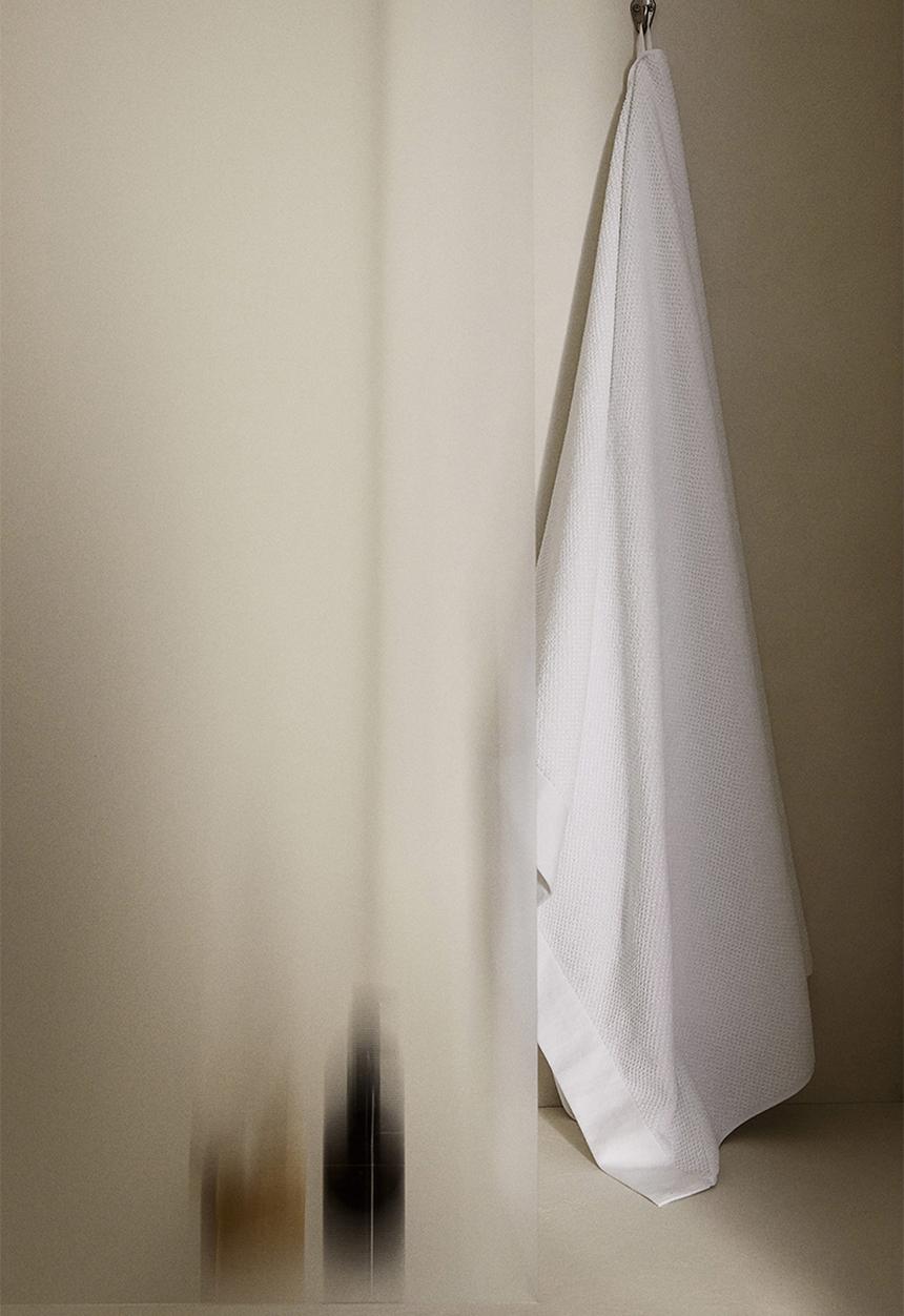 H&M - Cotton terry bath sheet - white