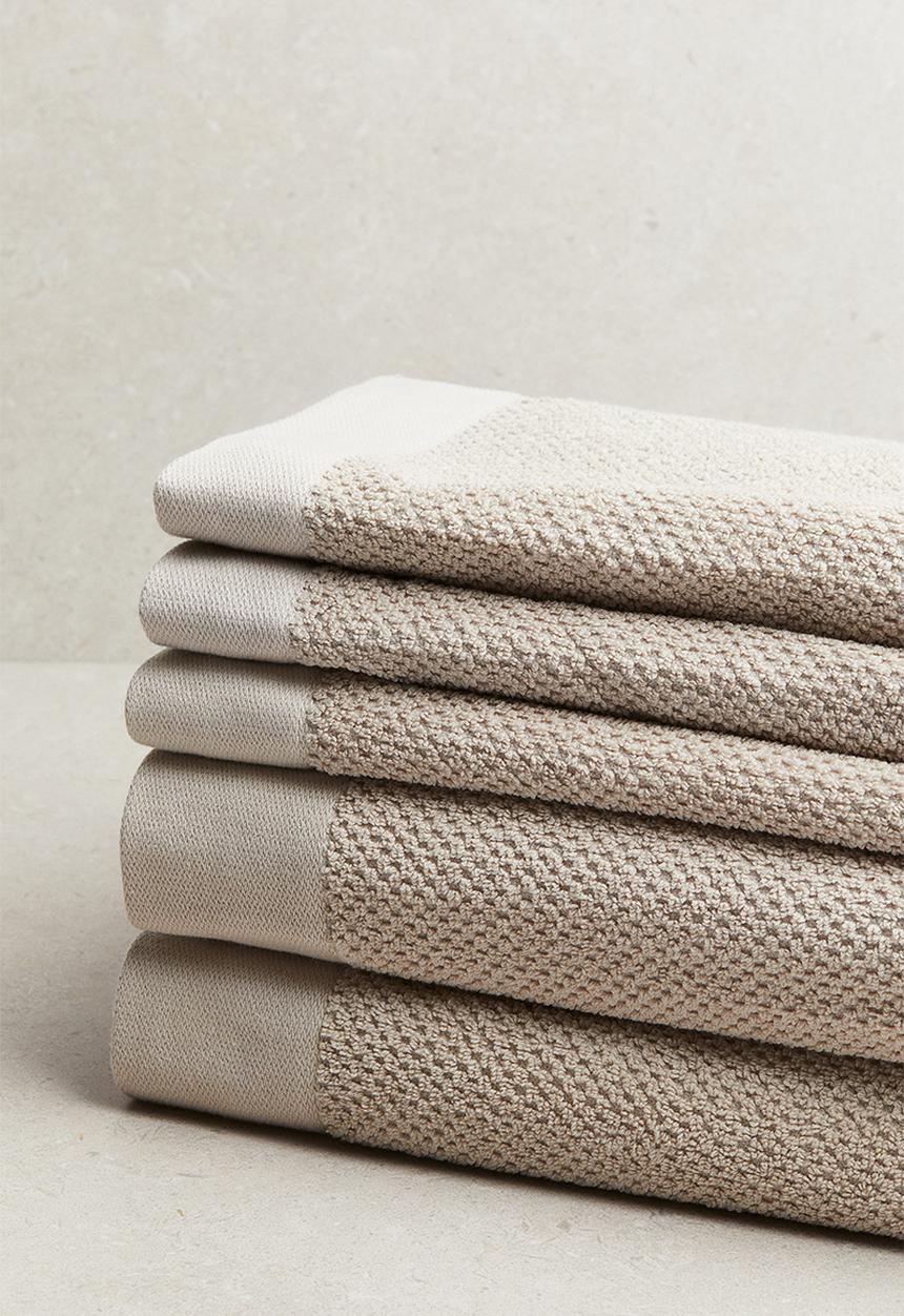 H&M - Cotton terry bath sheet - light beige 