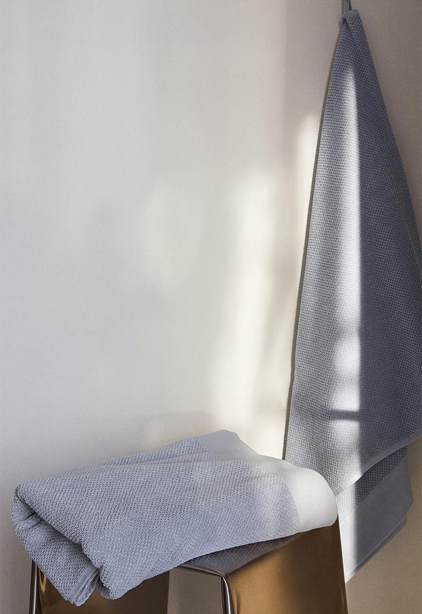 H&M - Cotton terry bath sheet -  light dusty blue
