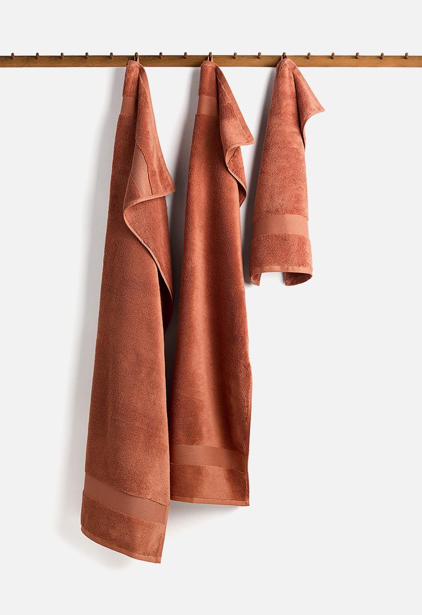 H&M - Soft terry bath sheet - red,orange
