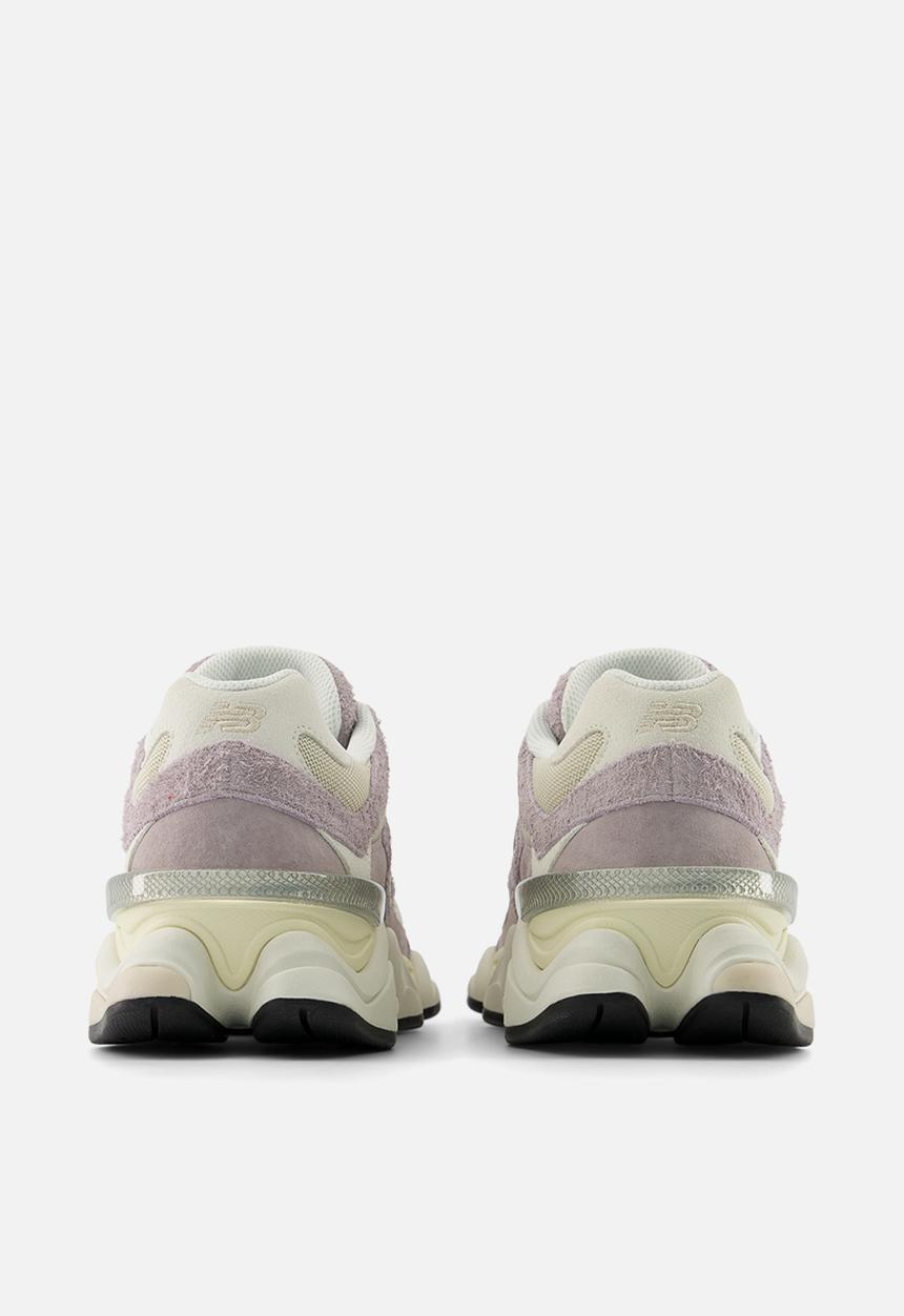 New Balance  - 9060