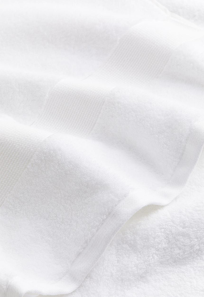 H&M - Soft terry bath towel - white