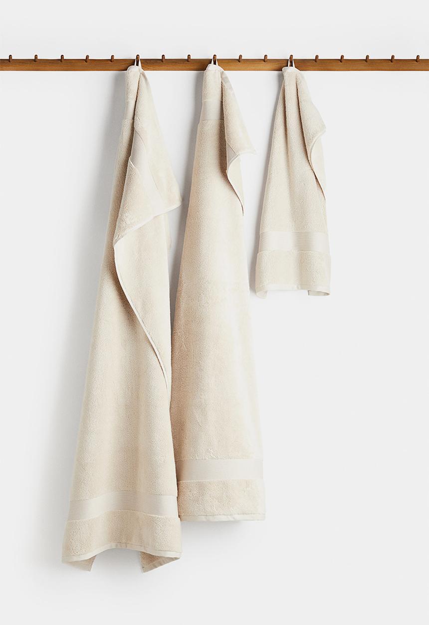H&M - Soft terry bath towel - light beige