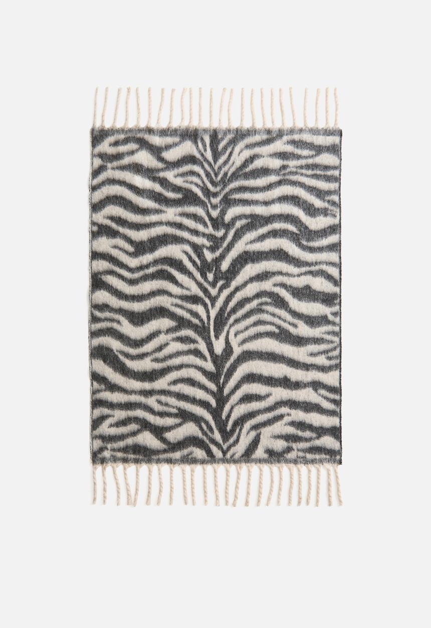 H&M - Patterned wool-blend blanket - light beige/zebra print