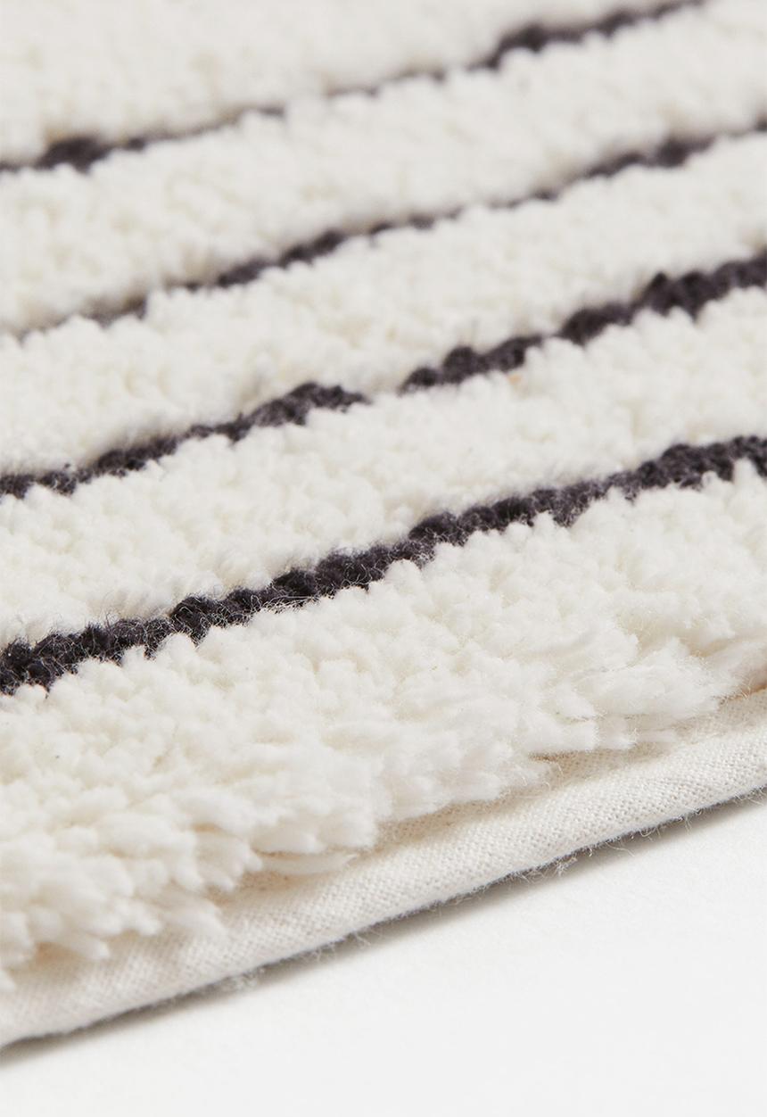 H&M - Tufted bath mat - light beige