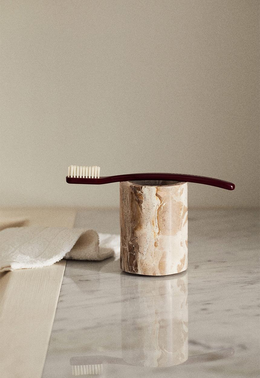 H&M - Marble toothbrush mug - light beige