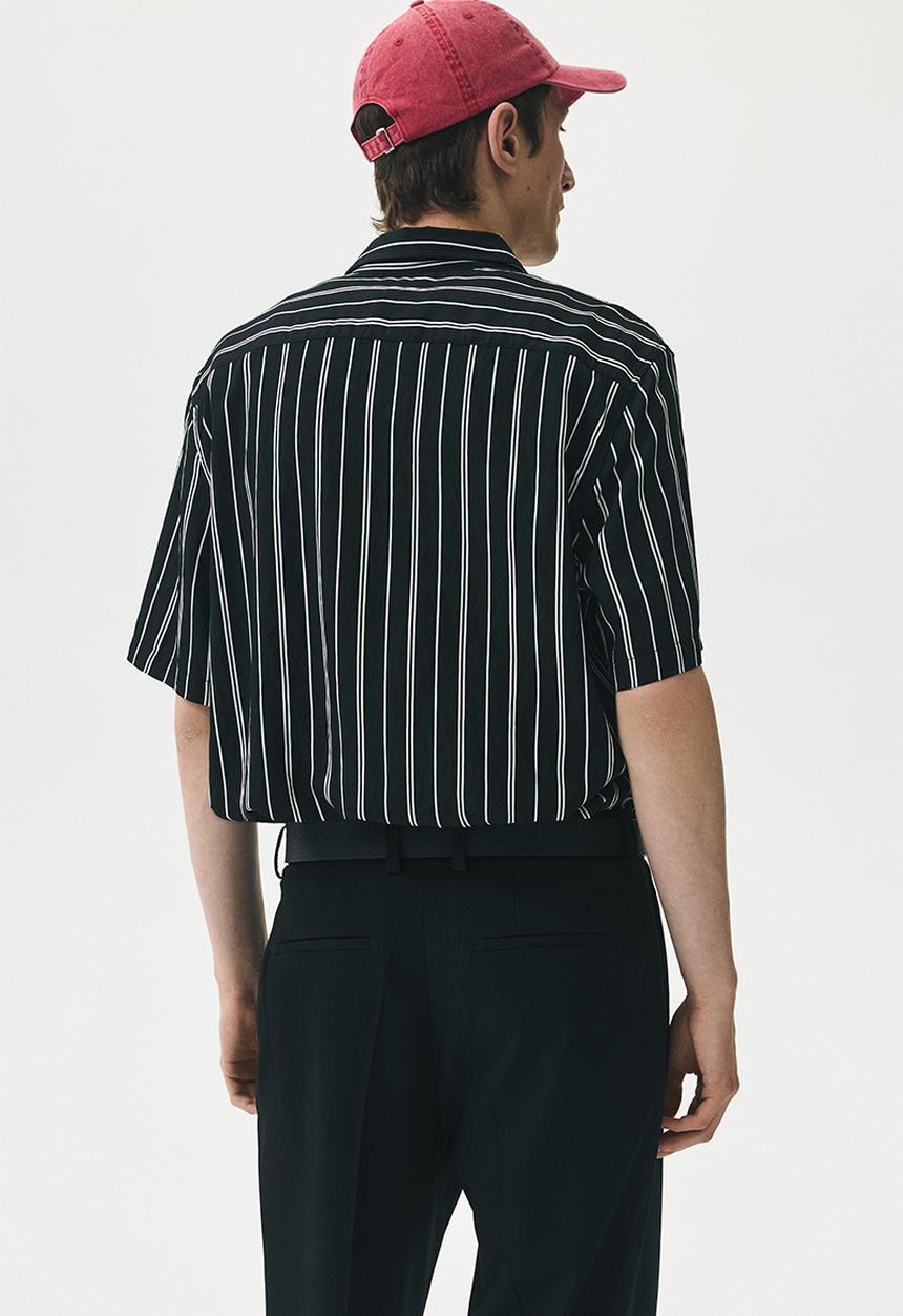 H&M - Regular fit short-sleeved shirt - black/striped