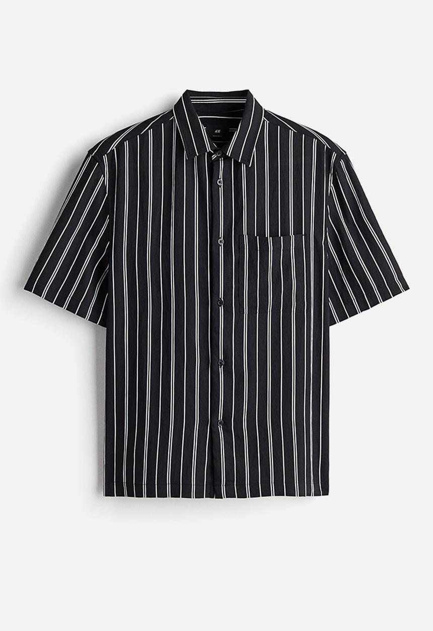 H&M - Regular fit short-sleeved shirt - black/striped