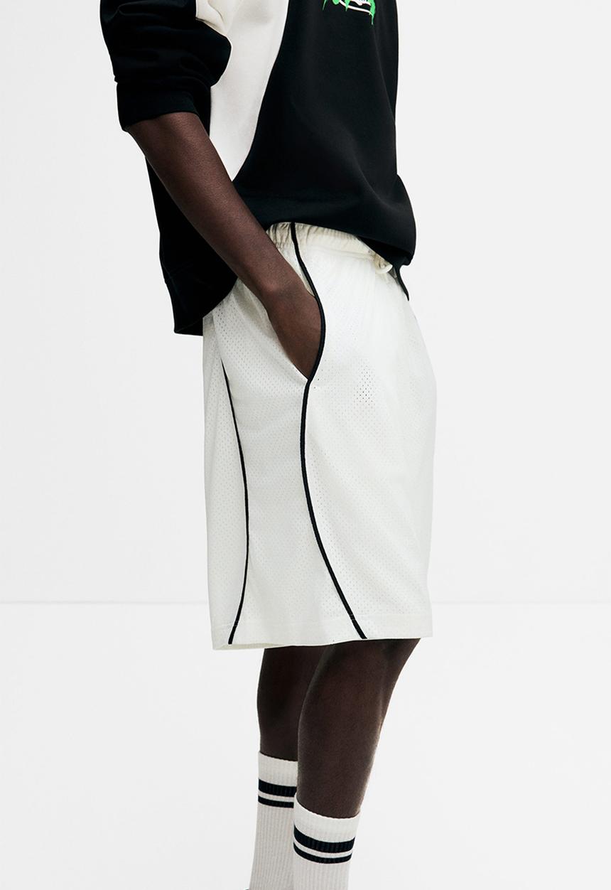 H&M - Relaxed fit mesh shorts - white