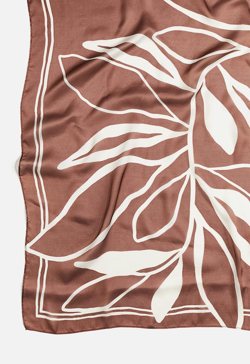 H&M - Patterned scarf - brown leaves