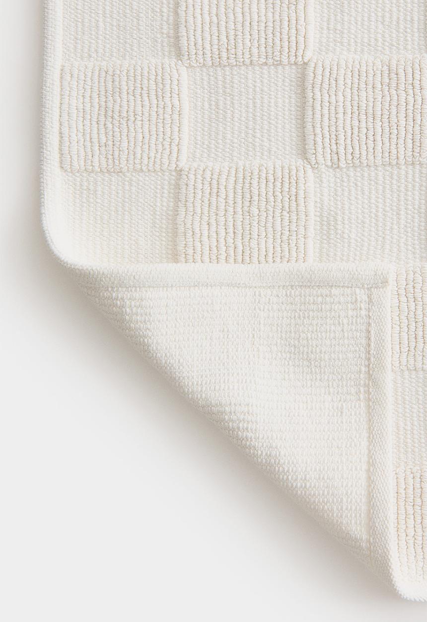 H&M - Checked bath mat - white