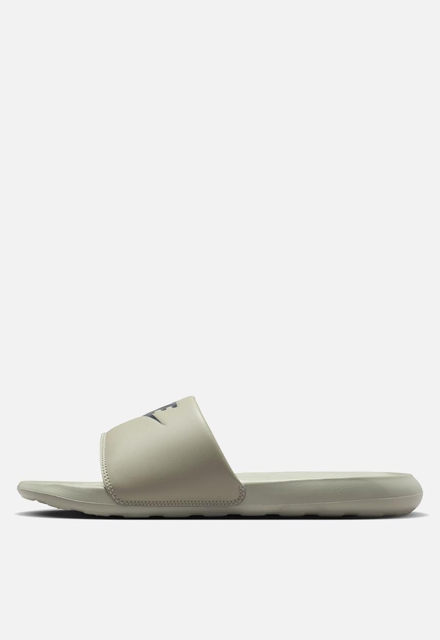 Nike - Nike Victori One - SPRUCE FOG/BLACK