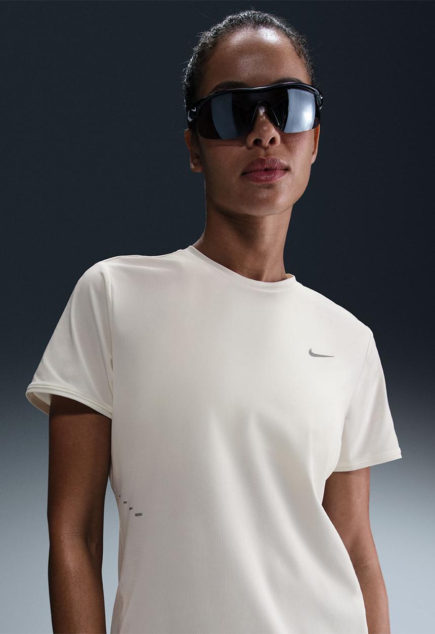 Nike - W Nk Swift Df Ss Top - Sail/Reflective Silv
