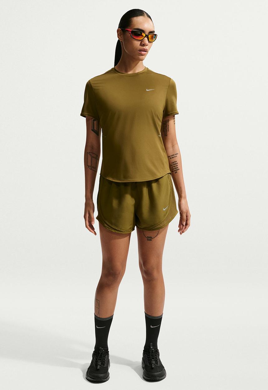 Nike - W Nk Tempo Df Mr 3" Short - Olive Flak/Olive Flak/Reflective Silv