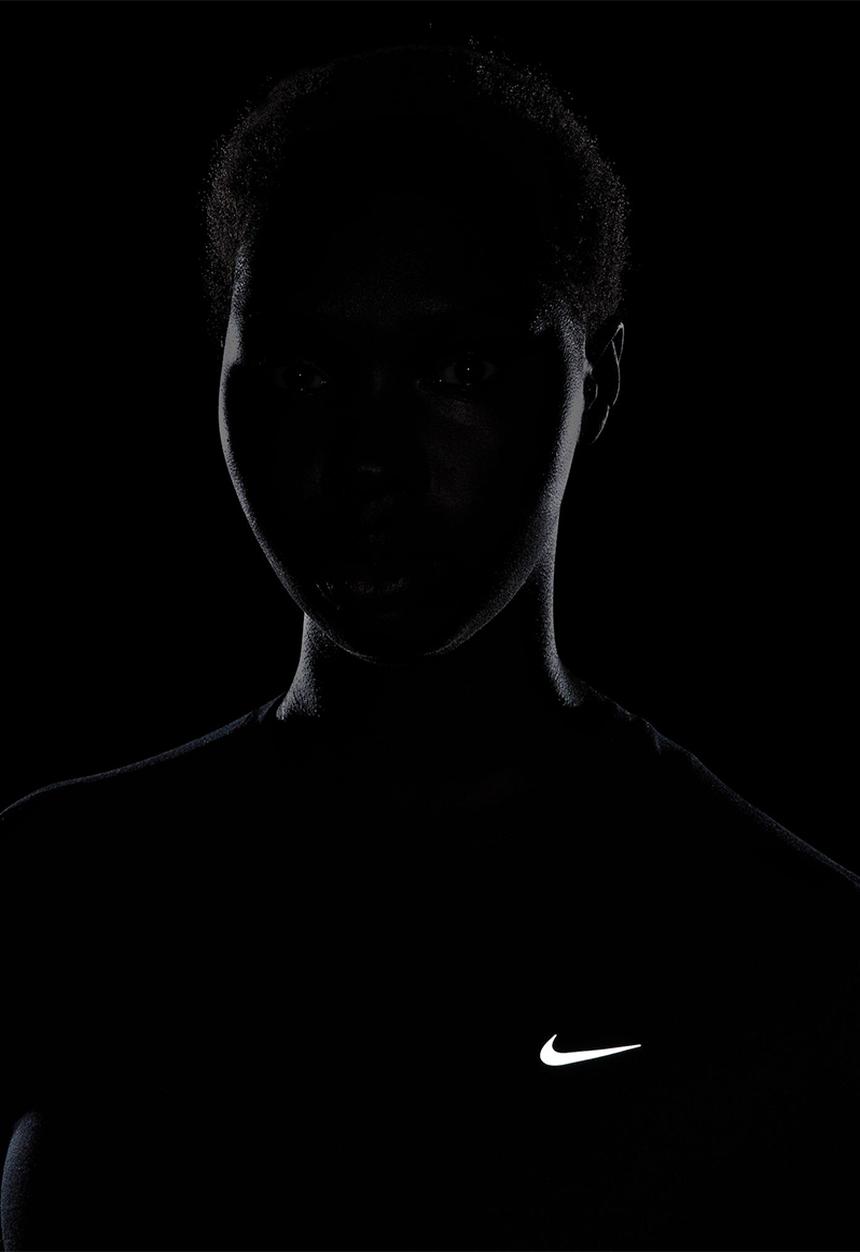 Nike - W Nk Swift Df Uv Ls Crw - Black/Reflective Silv