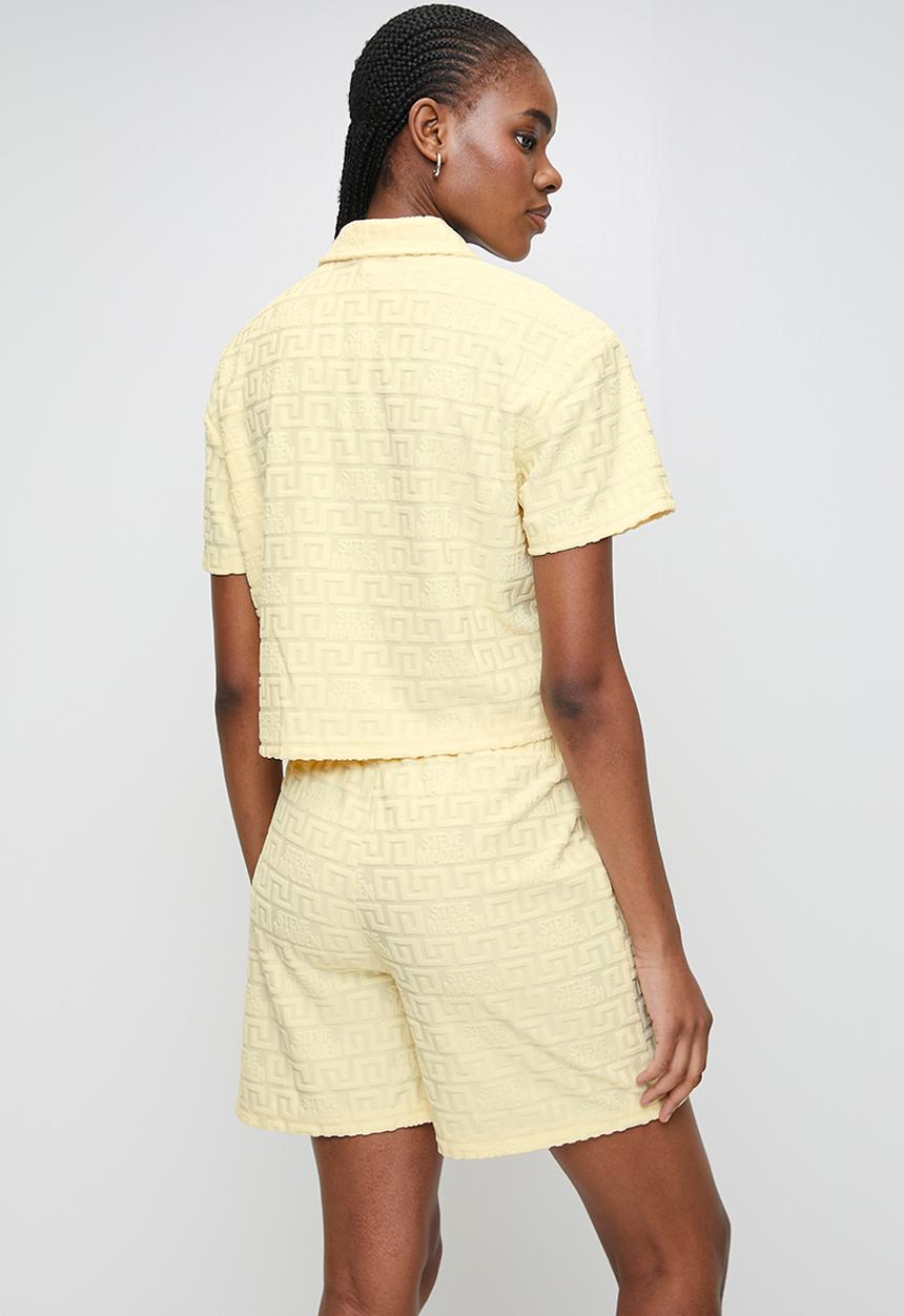 Steve Madden - Ladies bella embossed logo jogger shorts - lemon
