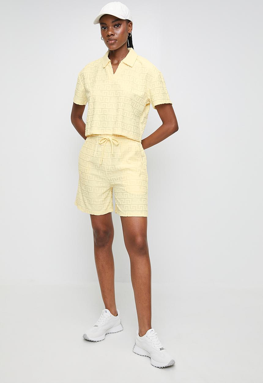 Steve Madden - Ladies bella embossed logo jogger shorts - lemon