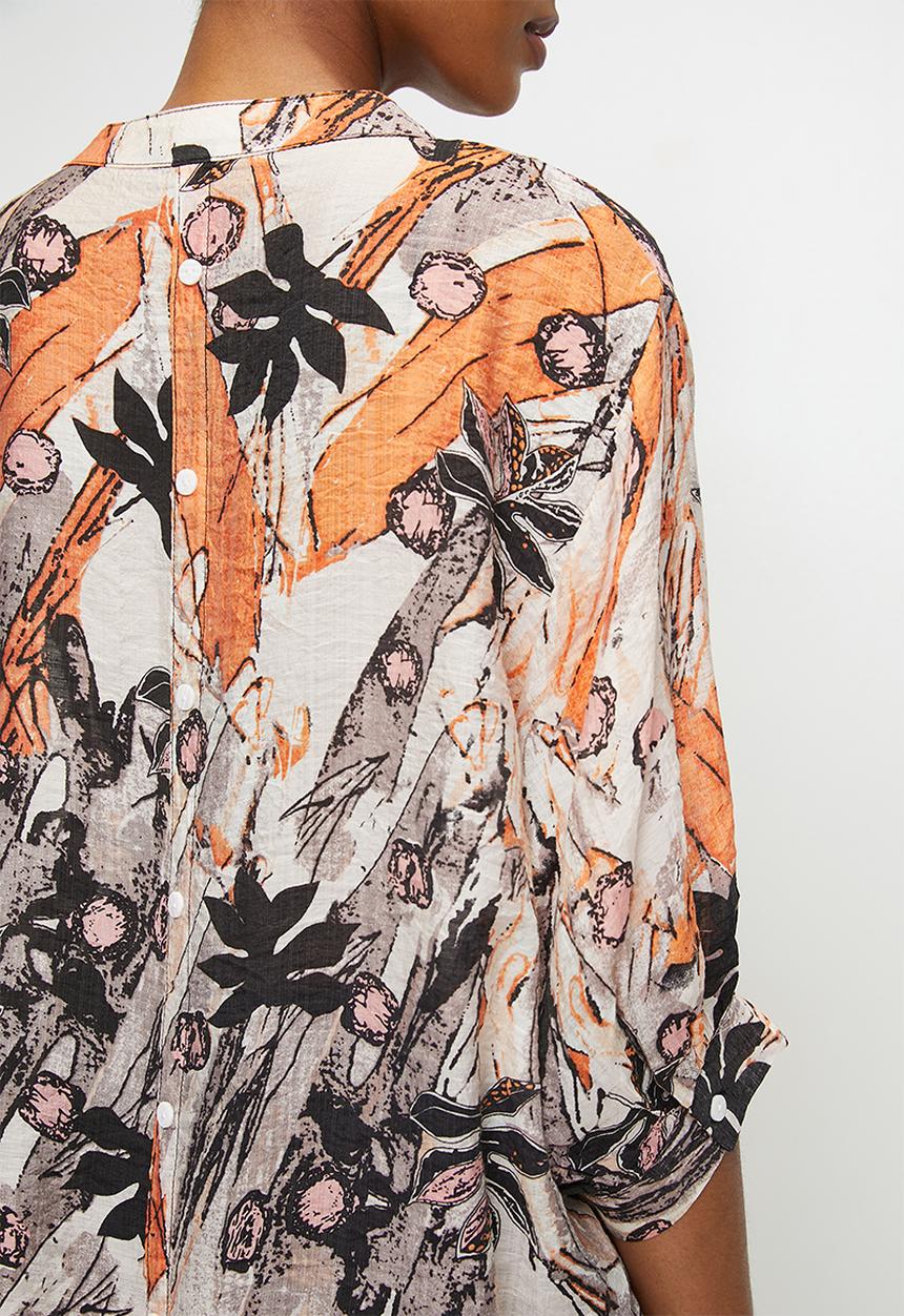 Izabel London - Half Sleeve Easy Wearing Batwing Blouse With Centre Back Button Detail - Multi Orange