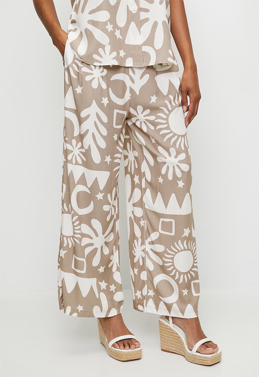 Izabel London - Wide Leg Palazzo Pant With Abstract Print Design - Latte