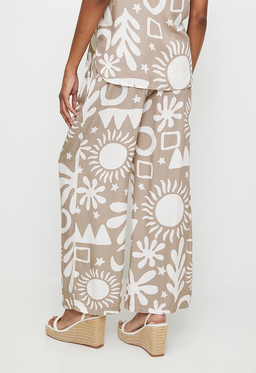 Izabel London - Wide Leg Palazzo Pant With Abstract Print Design - Latte