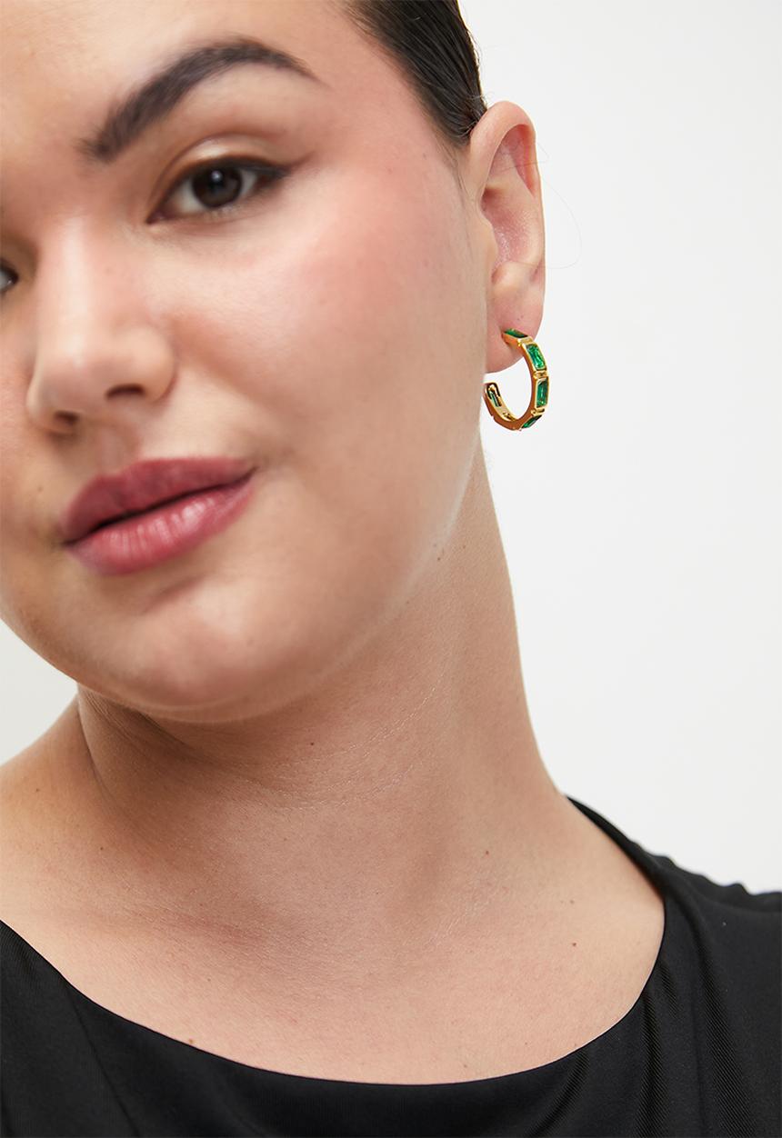 Zoe on Trend - Stylish Stone-Set Hoop Earrings - Gold