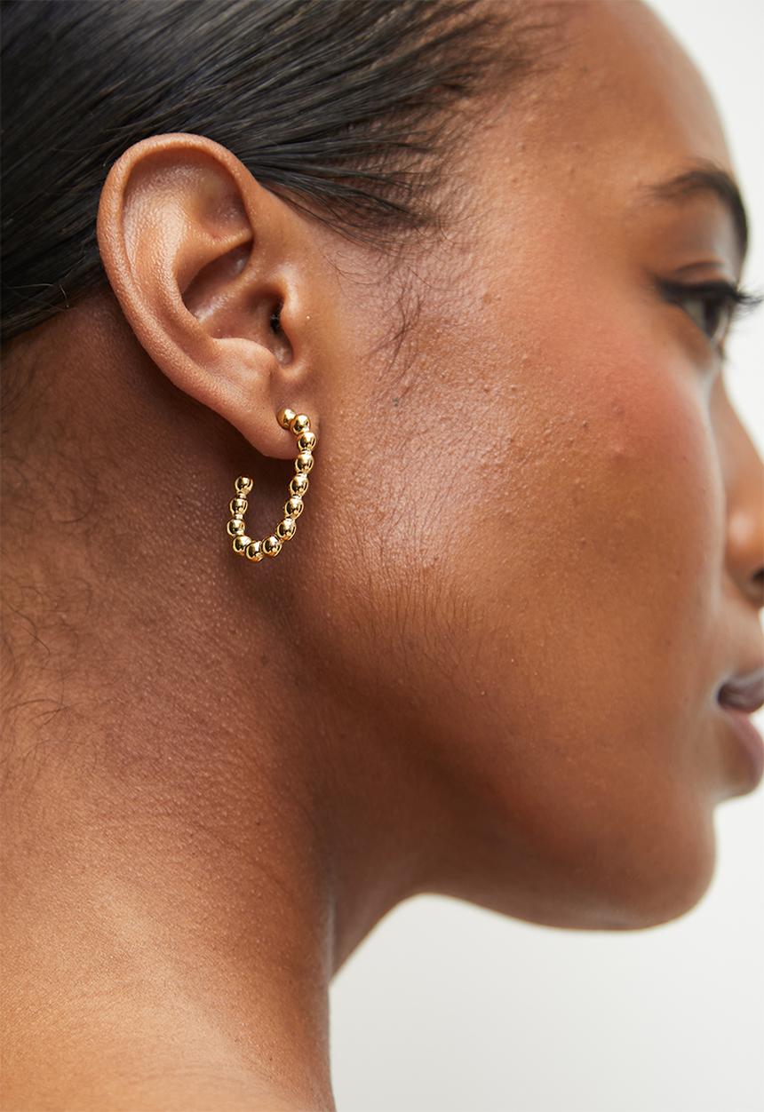 Zoe on Trend - Trend Bead Hoop Earrings - Gold