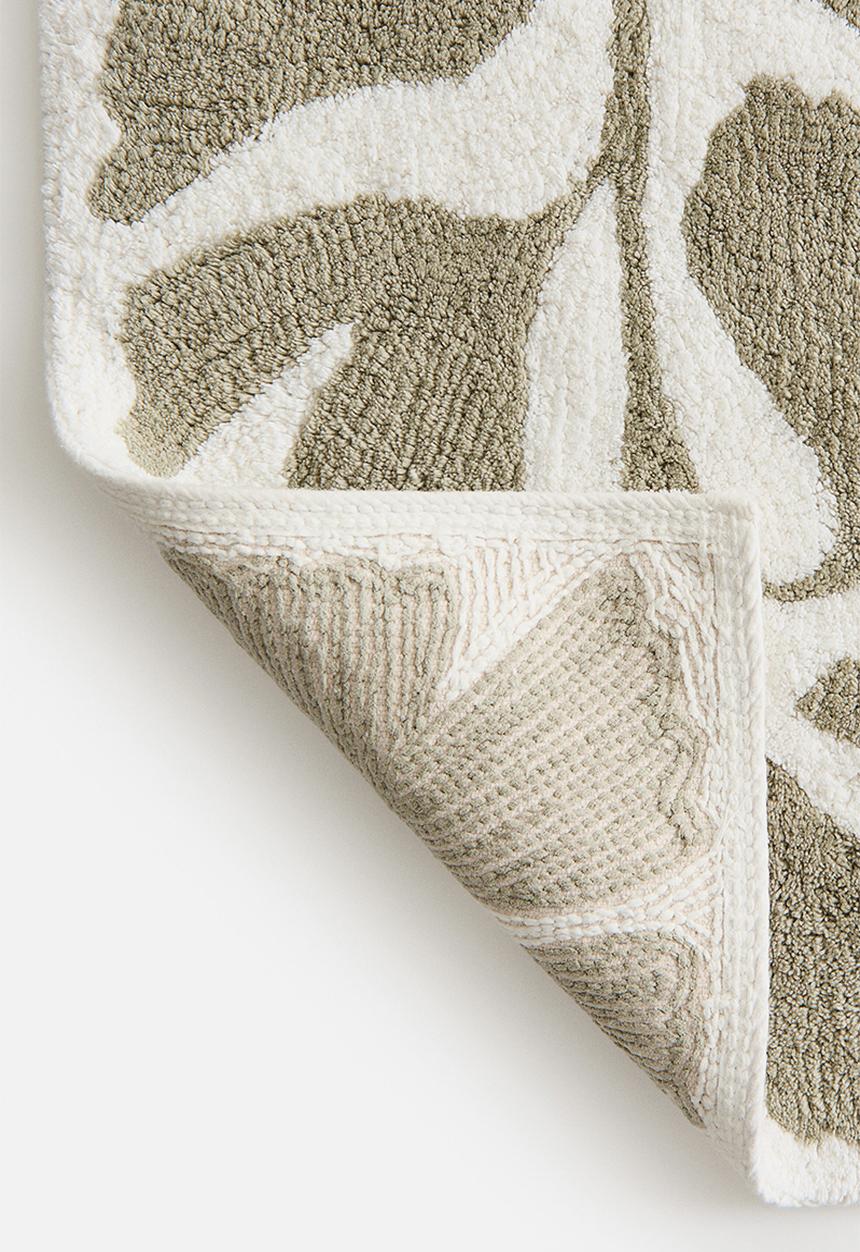 H&M - Tufted cotton bath mat - khaki green/white 