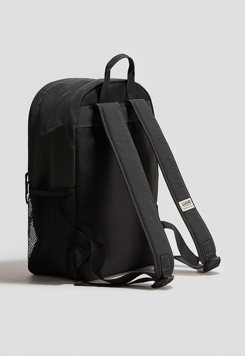H&M - Printed backpack - black pokémon